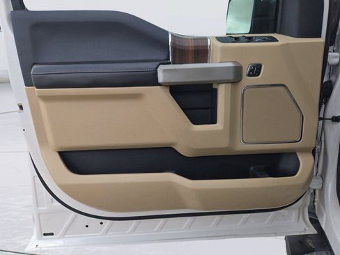 Used 2017 Ford F150 Lariat RWD image 19