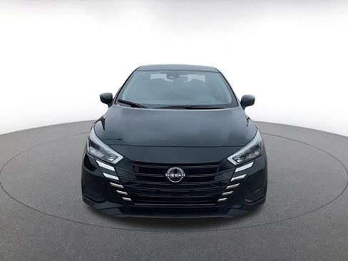 Used 2025 Nissan Versa SV image 4