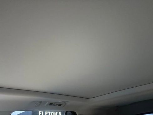 Used 2021 GMC Yukon Denali w/ Denali Premium Package image 12