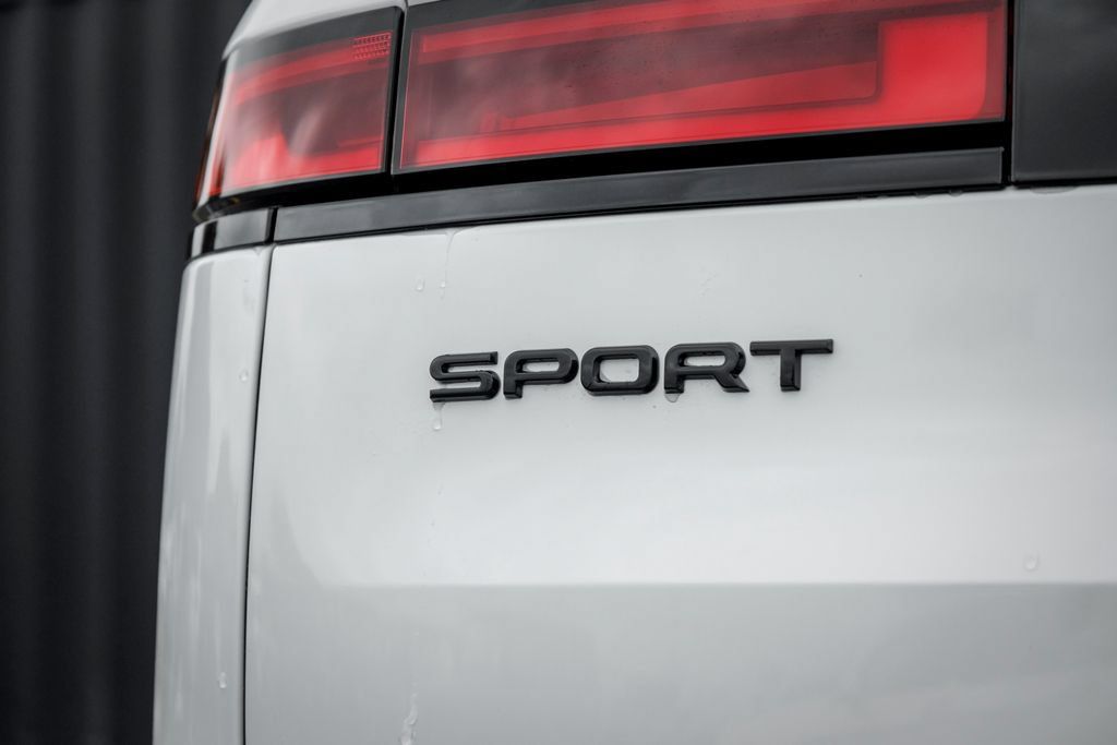 New 2027 Land Rover Range Rover Sport SE AWD/4WD image 8