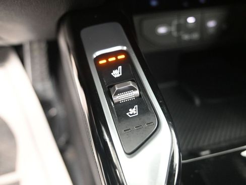 Certified 2025 Kia Sorento SX image 23