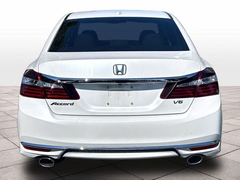 Used 2017 Honda Accord EX-L image 8