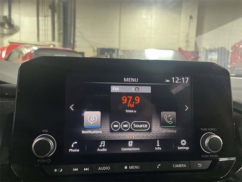 Certified 2025 Nissan Pathfinder SV image 16