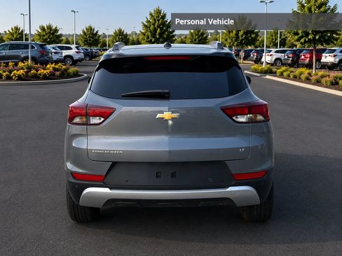 Used 2022 Chevrolet TrailBlazer LT w/ Convenience Package FWD image 4