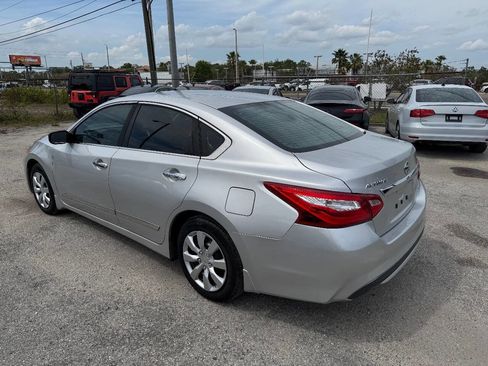 Used 2016 Nissan Altima 2.5 S w/ Power Driver Seat Package FWD image 7