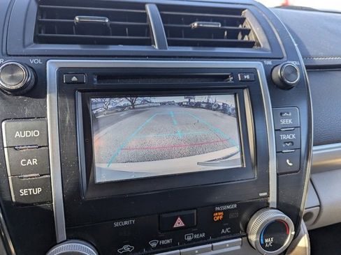 Used 2014 Toyota Camry LE image 14