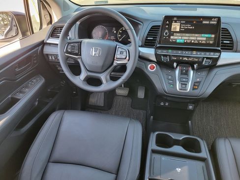 Used 2025 Honda Odyssey EX-L image 11