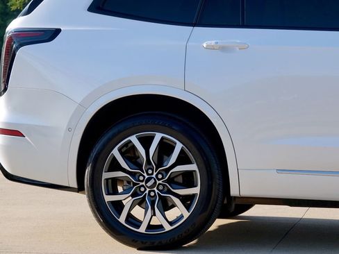 Used 2021 Cadillac XT6 Sport image 28