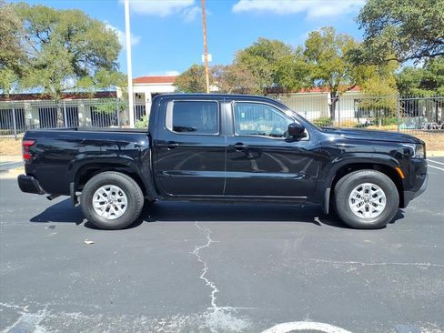Used 2024 Nissan Frontier SV image 5