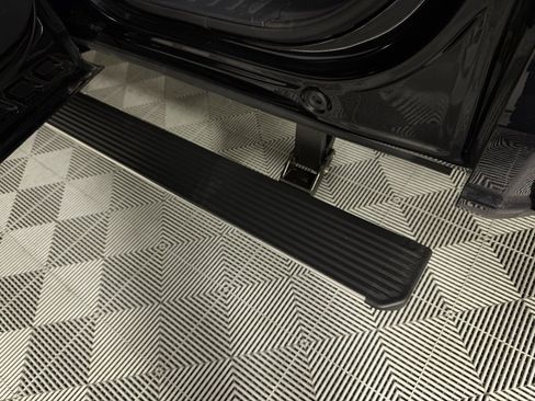 Used 2025 Ford F450 Platinum w/ FX4 Off-Road Package image 30