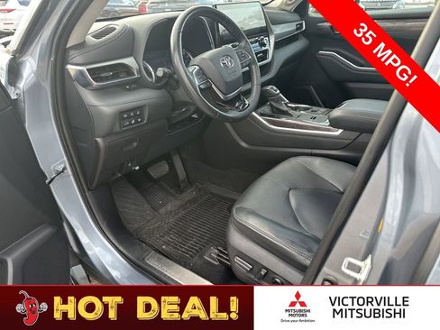 Used 2021 Toyota Highlander Platinum image 19