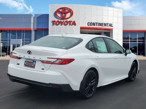 New 2026 Toyota Camry SE image 5