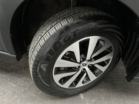 Used 2025 Subaru Outback Premium w/ Popular Package #1A image 10