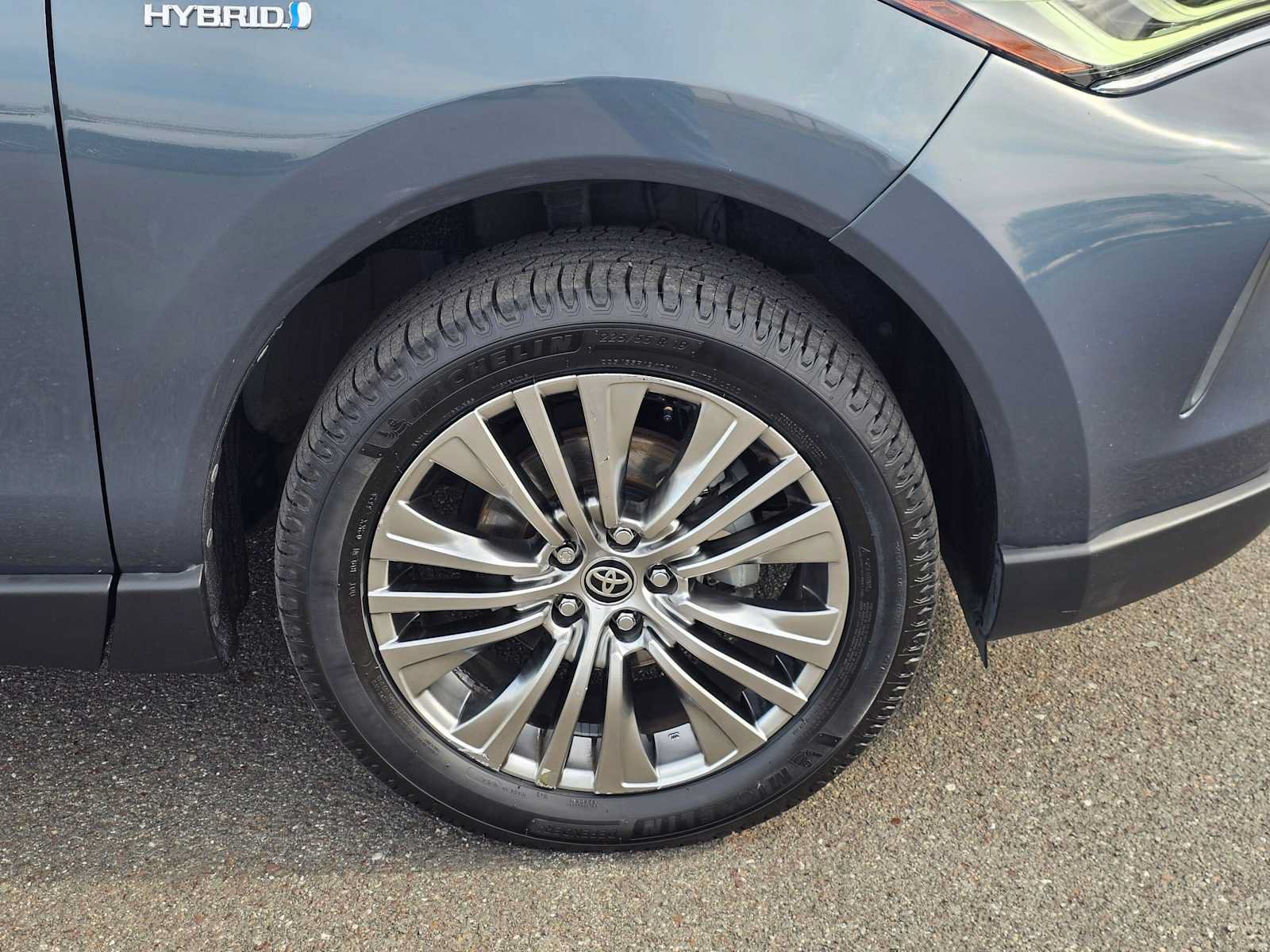 Used 2021 Toyota Venza XLE w/ Carpet Mat Package (TMS) AWD/4WD image 9