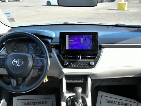 Used 2024 Toyota Corolla Cross L image 35