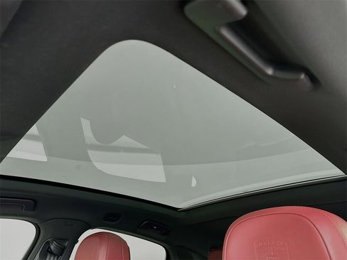 Used 2022 Porsche Cayenne Coupe image 24