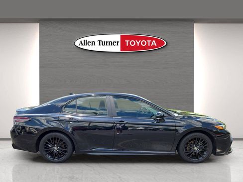 Used 2021 Toyota Camry SE w/ Convenience Package FWD image 5