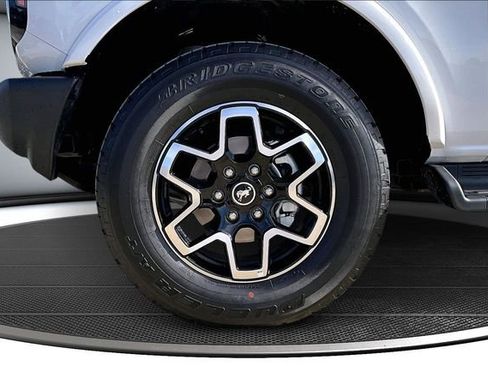 Used 2025 Ford Bronco Outer Banks image 32