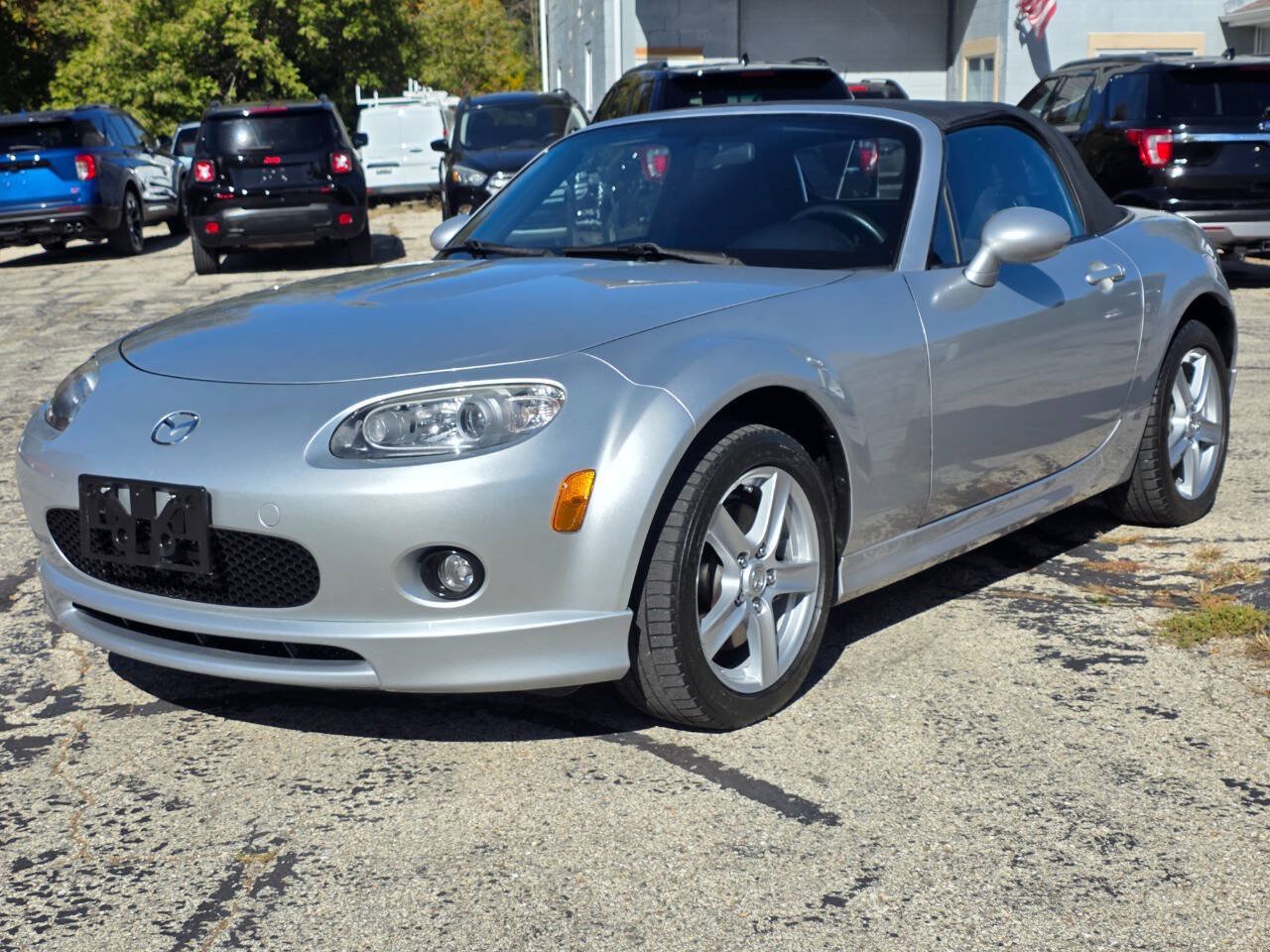 Used 2006 MAZDA MX-5 Miata Touring w/ Appearance Pkg RWD image 3