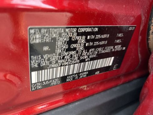 Used 2021 Toyota RAV4 SE w/ Weather & Moonroof Package image 57