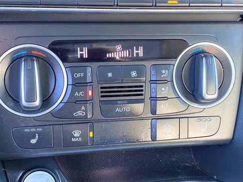 Used 2018 Audi Q3 2.0T Premium Plus w/ Premium Plus Package image 13