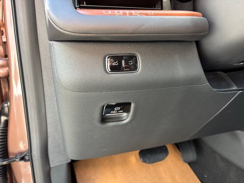 New 2025 Lincoln Navigator L Black Label image 13