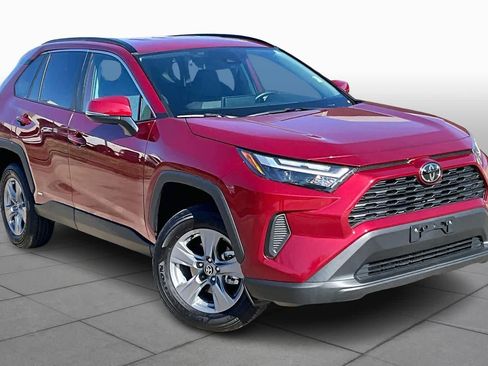 Used 2025 Toyota RAV4 XLE image 2