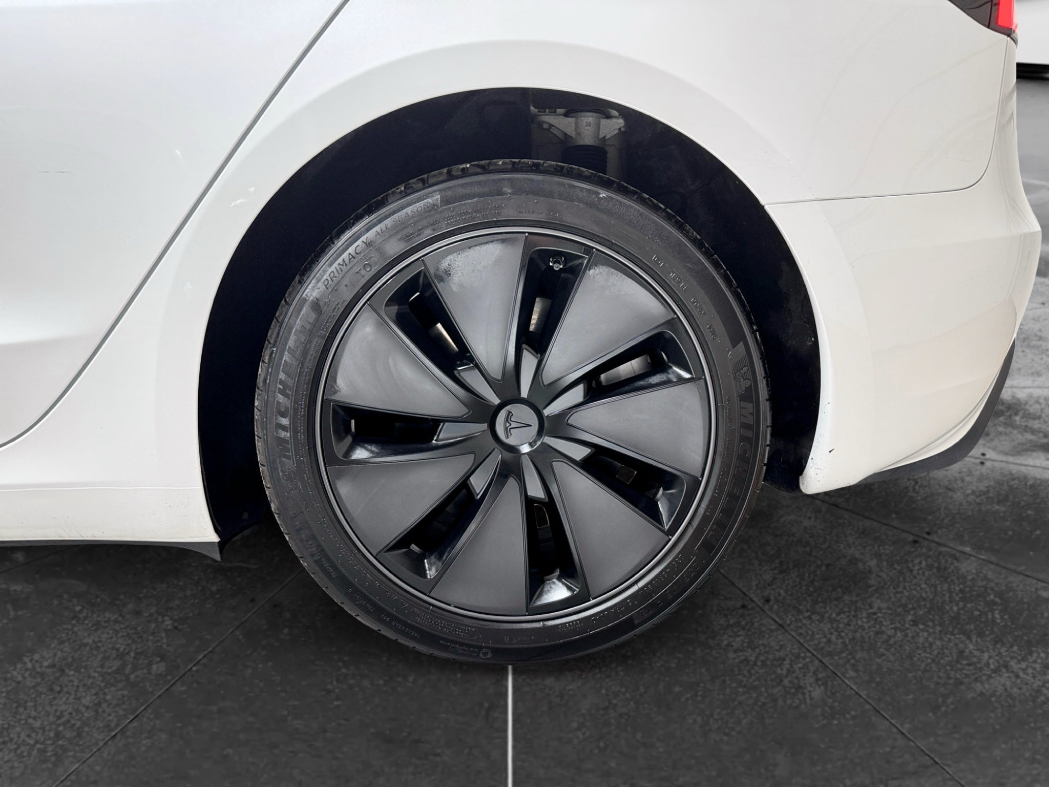 Used 2025 Tesla Model 3 Long Range RWD image 32