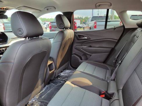 New 2026 Chevrolet Trax LT w/ LT Convenience Package FWD image 25