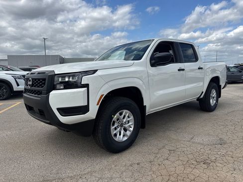 New 2026 Nissan Frontier S image 2