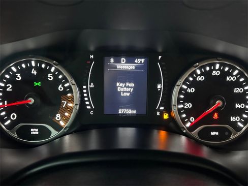 Certified 2023 Jeep Renegade Latitude w/ Premium Group image 24