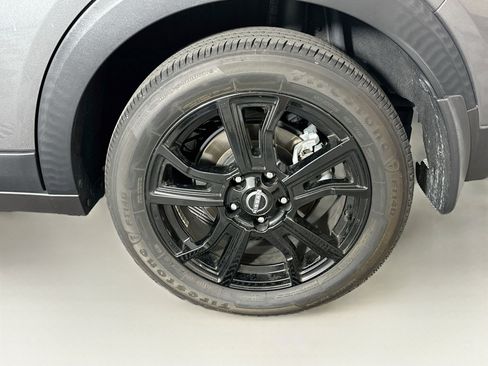 Used 2024 Nissan Kicks SV w/ Interior Electronics Package FWD image 11