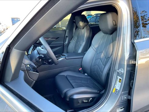 Certified 2026 BMW i5 eDrive40 w/ Premium Package RWD image 25