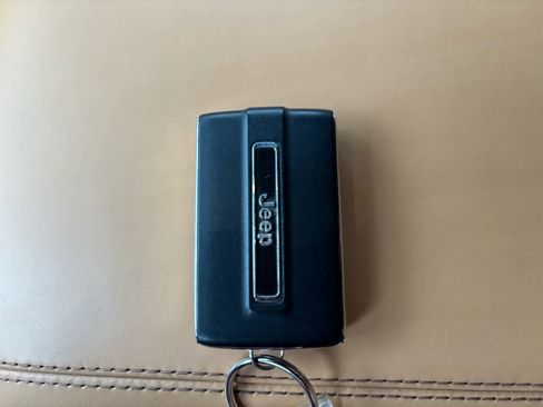 Used 2022 Jeep Grand Cherokee Summit image 41