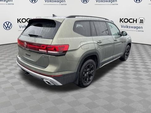 Used 2025 Volkswagen Atlas Peak Edition SE image 8