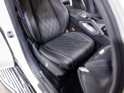 Used 2024 Mercedes-Benz Maybach GLS 600 4MATIC image 30