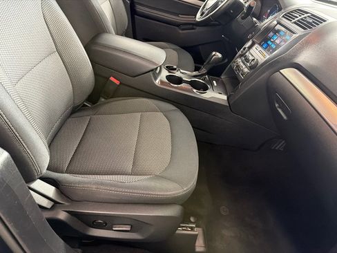 Used 2019 Ford Explorer XLT w/ Equipment Group 201A FWD image 23