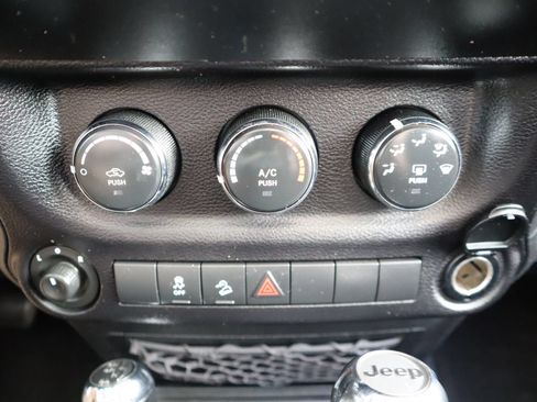 Used 2014 Jeep Wrangler Unlimited Sport w/ Quick Order Package 24S AWD/4WD image 35