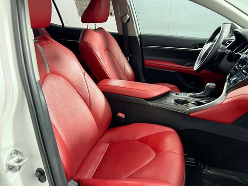 Used 2021 Toyota Camry XSE w/ Navigation Package image 29