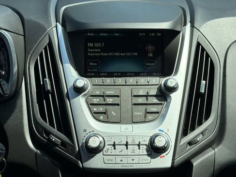 Used 2017 Chevrolet Equinox LT w/ Convenience Package FWD image 16