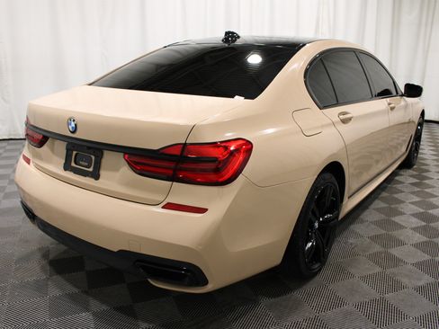 Used 2019 BMW 750i xDrive w/ M Sport Package AWD/4WD image 32