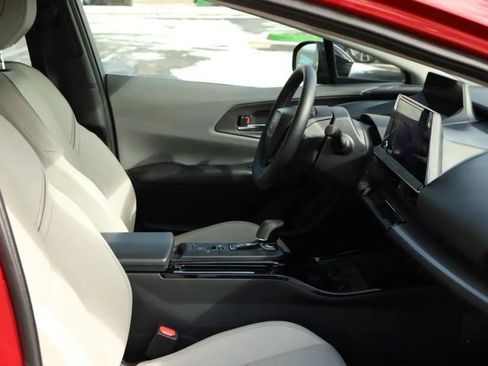 Used 2024 Toyota Prius XLE AWD/4WD image 46
