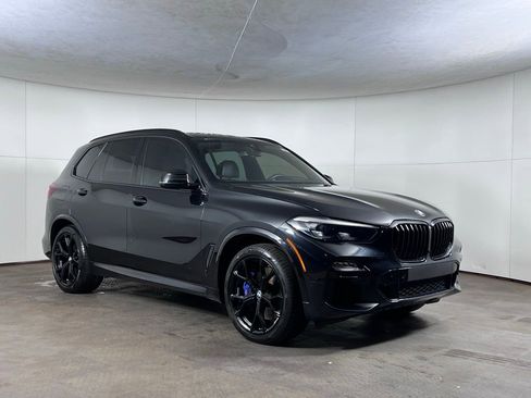 Used 2019 BMW X5 xDrive50i w/ M Sport Package image 9