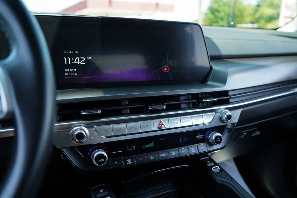 Used 2025 Kia Telluride S FWD image 7