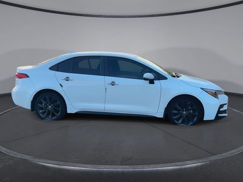 Used 2024 Toyota Corolla SE FWD image 9