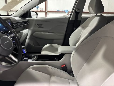 Used 2024 Hyundai Kona SEL image 11
