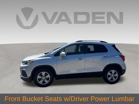Used 2020 Chevrolet Trax LT w/ LT Convenience Package FWD image 16