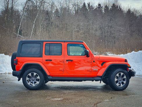 Used 2018 Jeep Wrangler Unlimited Sahara image 2