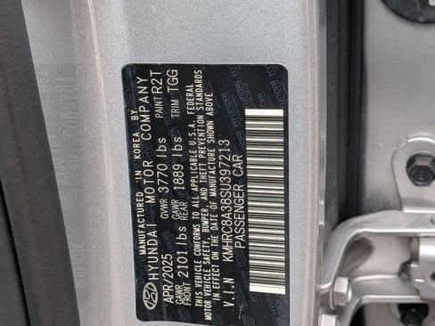 Used 2025 Hyundai Venue SEL FWD image 35