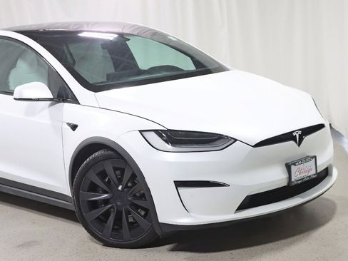 Used 2022 Tesla Model X Plaid image 2